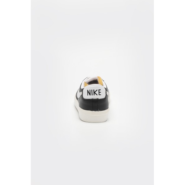Ανδρικά παπούτσια sneakers NIKE DA6364 BLAZER LOW 77 VNTG μαύρα λευκά Ανδρικά