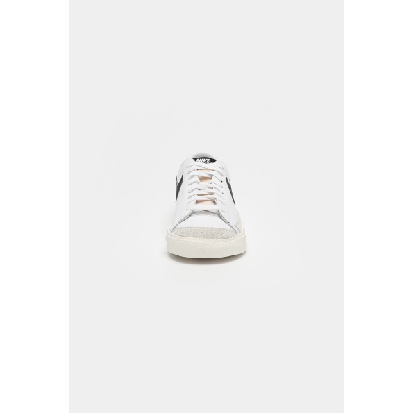 Γυναικεία sneakers NIKE DC4769 W BLAZER LOW 77 λευκά μαύρα Γυναικεία