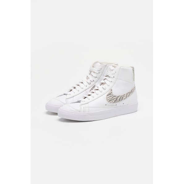 Γυναικεία sneakers NIKE DH9633 W BLAZER MID 77 SE λευκά Γυναικεία