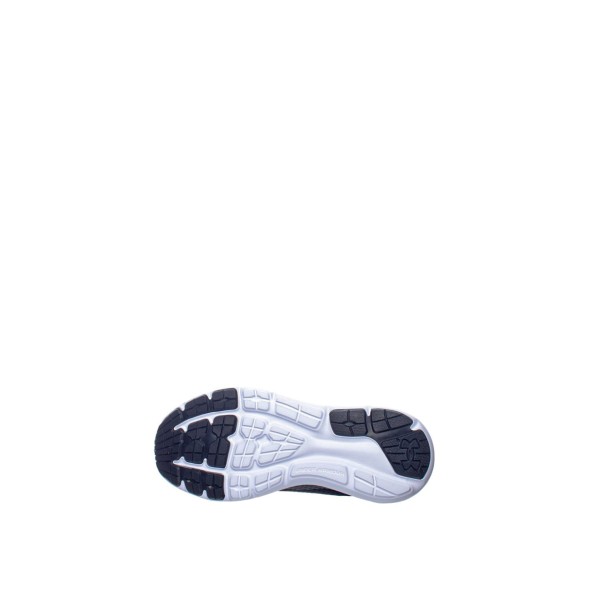 Γυναικεία παπούτσια running UNDER ARMOUR 3024894 W Surge 3 ασπρόμαυρα Γυναικεία